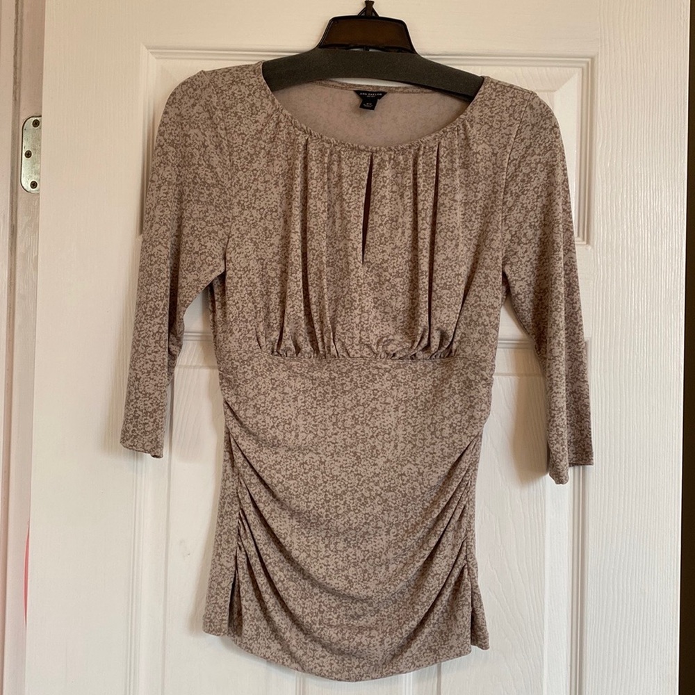ANN TAYLOR top - Picture 3 of 3